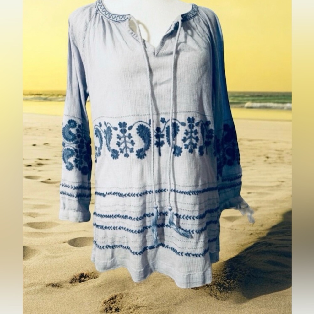 Tommy Bahama Sz M 100% Cotton Embroidered  Top Boho Peasant Resort Beach Coastal